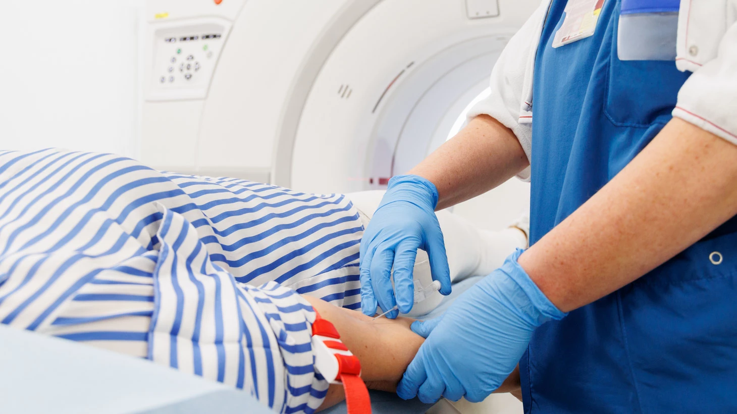 Patient i CT-skanner