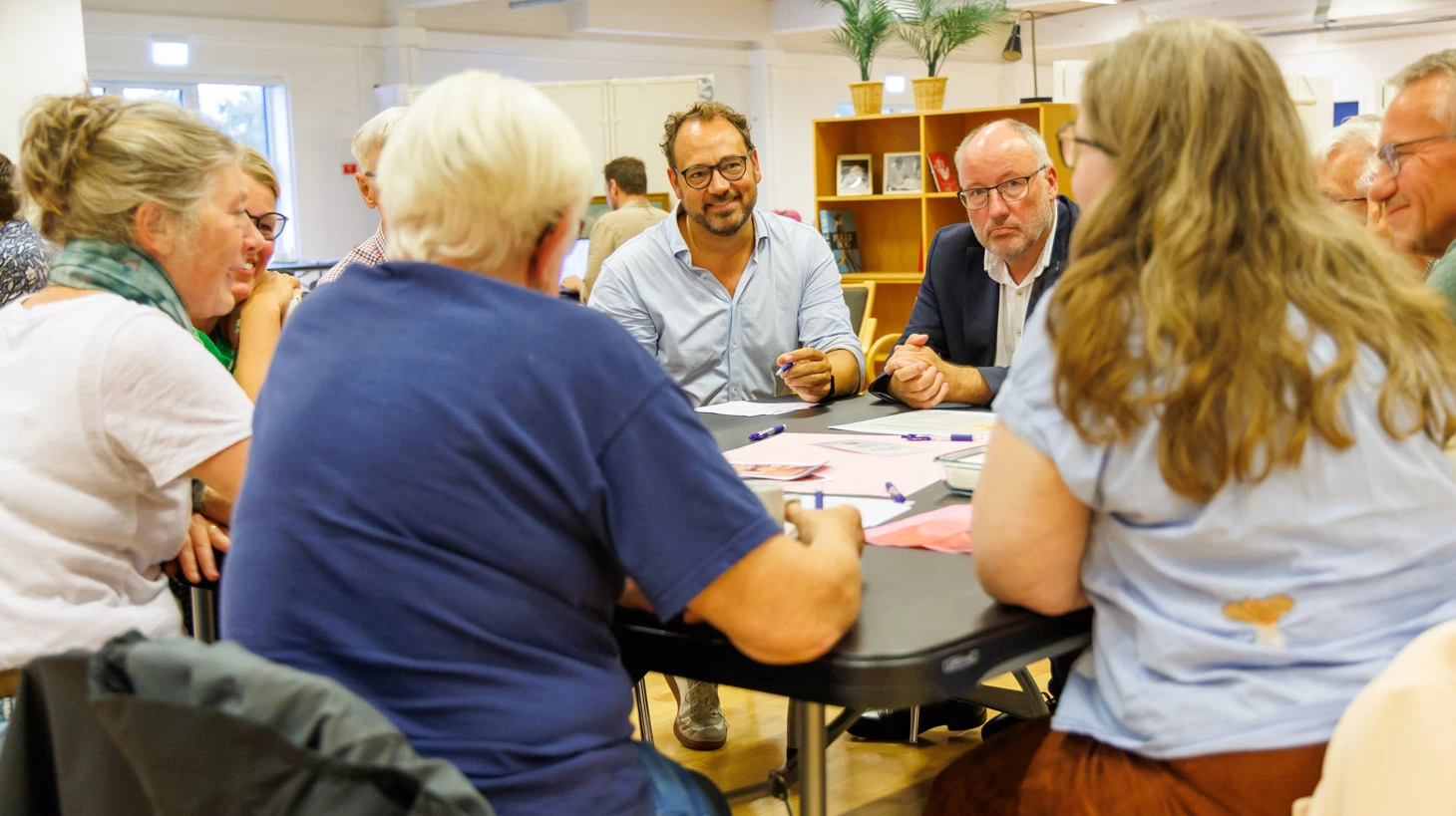 Borgere taler med lægefaglig direktør